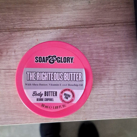 Soap and Glory righteous butter - Picture 1 of 3
